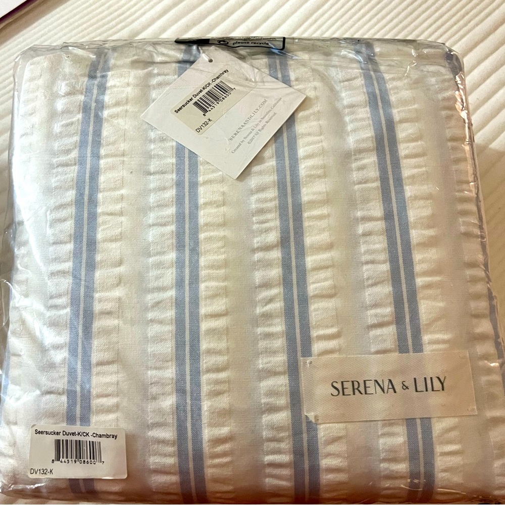 BNWT Seersucker Duvet - K/CK - Chambray 💙🤍